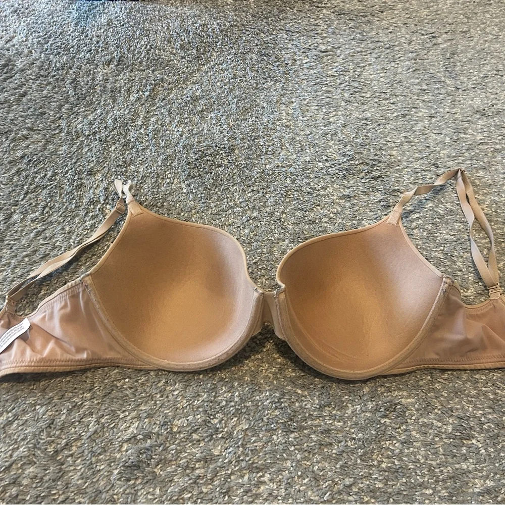 Victoria's Secret Tan Bra - Picture 4 of 8